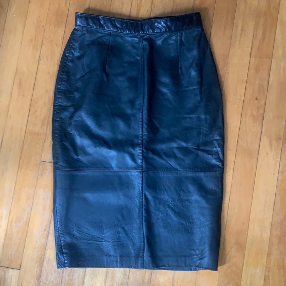 Andrew Marc black leather skirt
